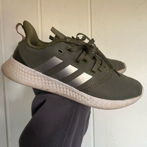 Adidas Cloudfoam Pure 2.0 Olive Green Running Sneakers – Women’s Size 8.5